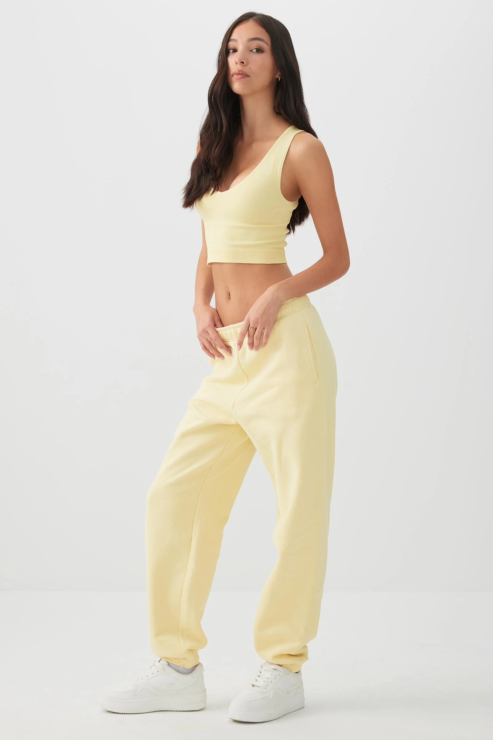 Seamless Crop V-Neck Tank Top - Image 3