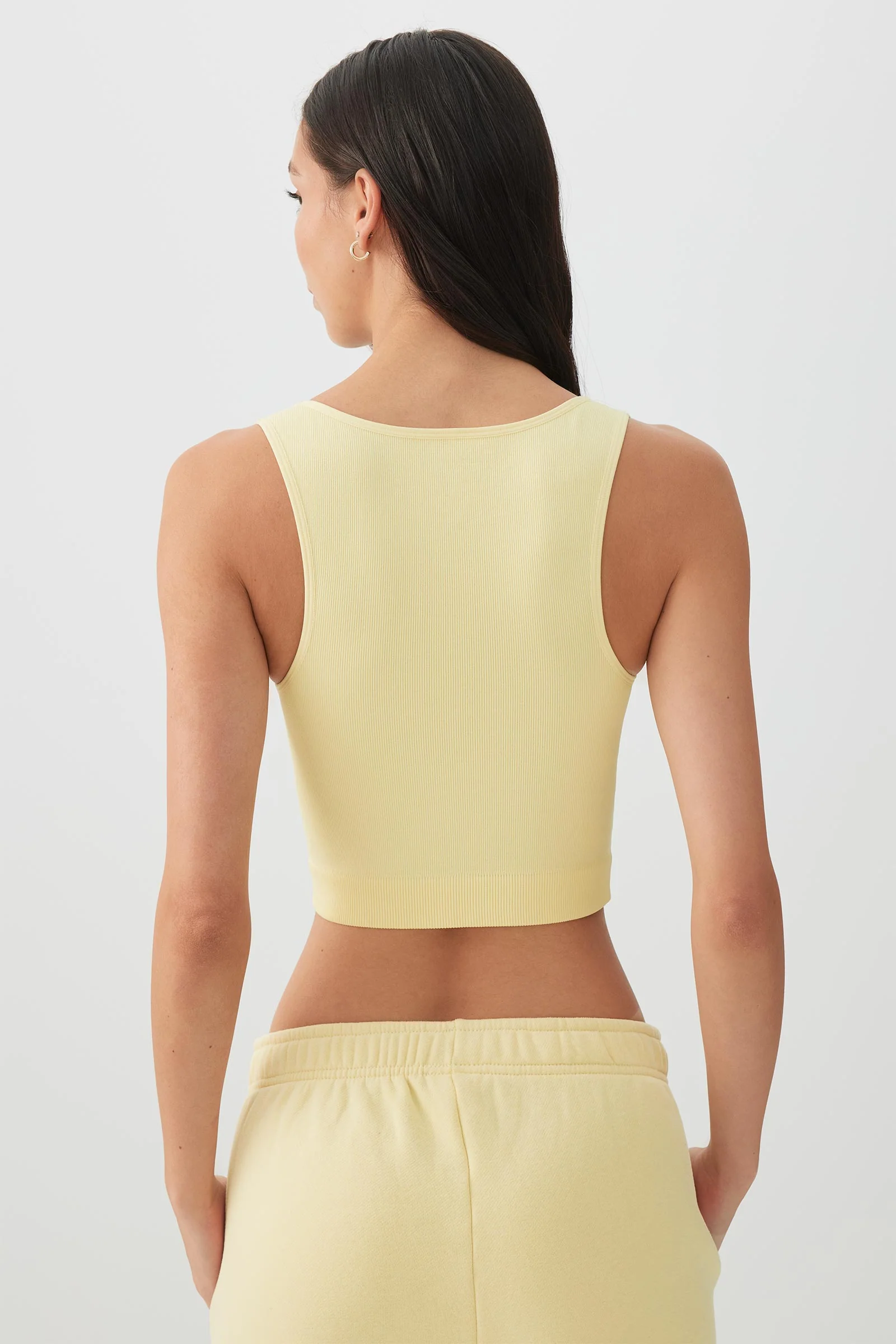 Seamless Crop V-Neck Tank Top - Image 4