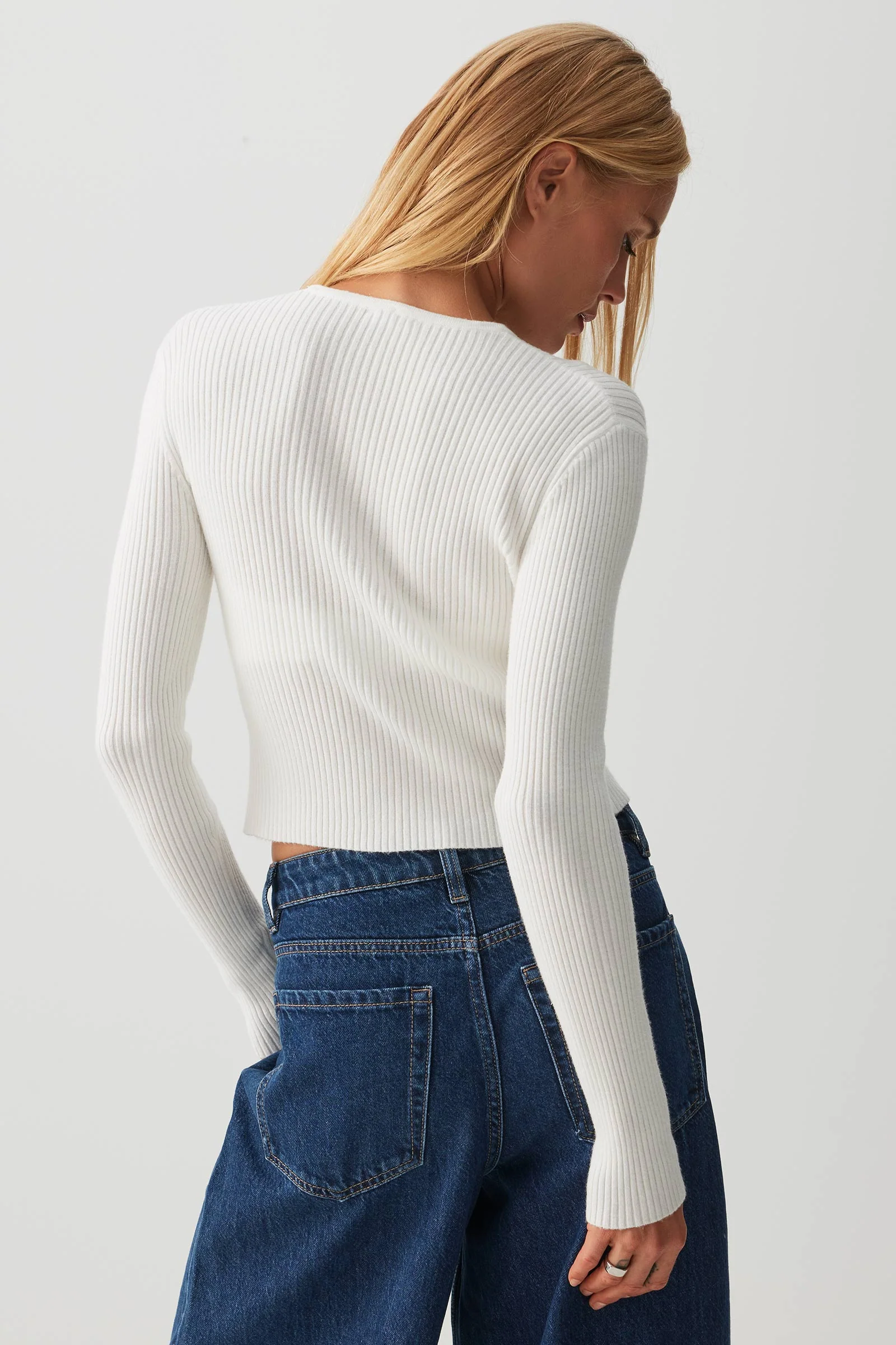 Short Cardigan with Removable Faux Fur Collar - Image 5